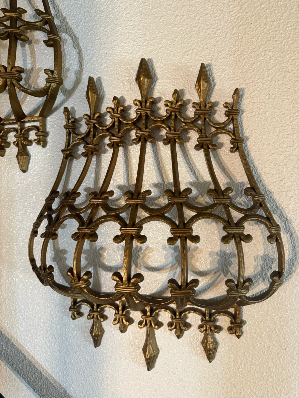 Vintage Gold Fleur-de-Lis Wall Accents - Set of 2